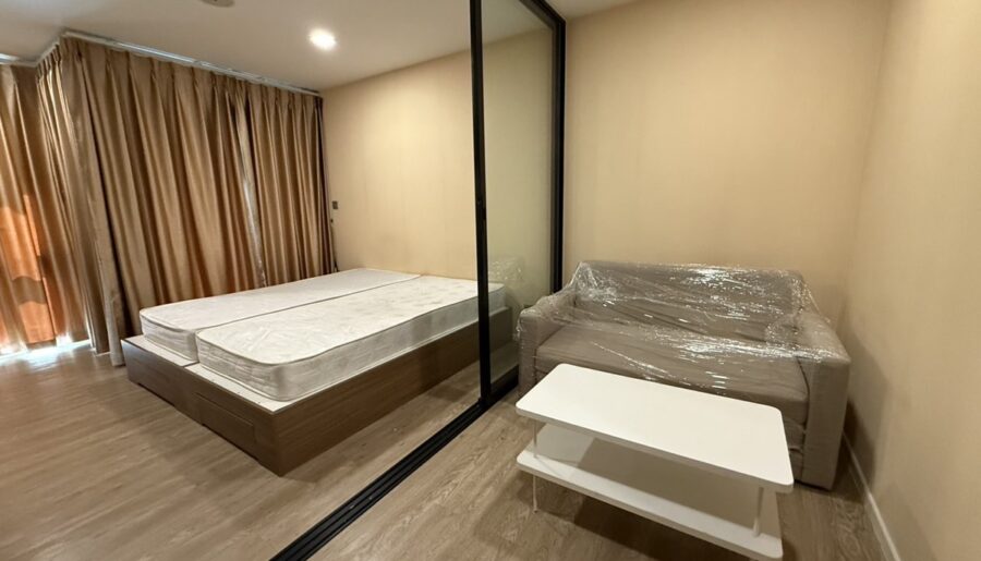 ขายคอนโด เคฟ ทาวน์ สเปซ (Kave Town space) ฝั่งเดียวกับ ม.กรุงเทพ ตึก D ชั้น 5 ด้านหน้ามี community mall สะดวกสบาย เดินไปได้ โทร 0814041442