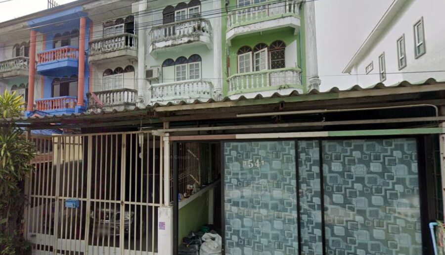 ขาย ตึกแถว 3 ชั้นครึ่ง ย่านบางแค (2.9 ล้าน) ห่างสถานีรถไฟฟ้าบางแค 8 นาที เข้าได้ 2 ทาง โทร 0867817589