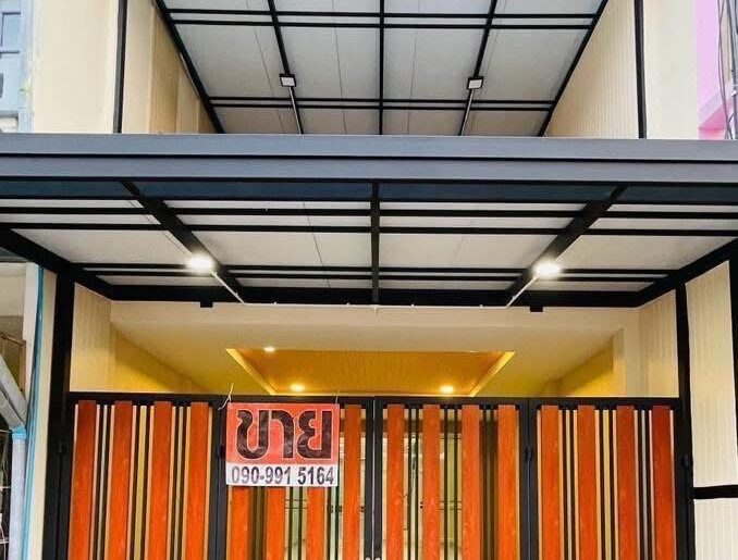 ขาย!! ทาวน์เฮ้าส์หมู่บ้าน เสนาวิลล่า 84 แฮปปี้แลนด์ บางกะปิ บ้านสวย พร้อมอยู่ คุ้มมากๆๆ โทร 090-991-5164