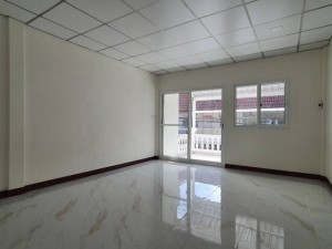 ขายบ้านทาวน์เฮ้าส์ตกแต่งใหม่พระราม2 ใกล้ทางด่วน เจ้าของขายเอง ขายถูกกว่า อมรชัย1