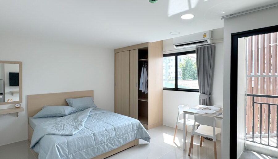 อพาร์ทเมนต์ M&R 122 ห้องกว้าง แอร์ น้ำอุ่น เฟอร์ฯ ครบ เดินทางสะดวก โทร 0889128995