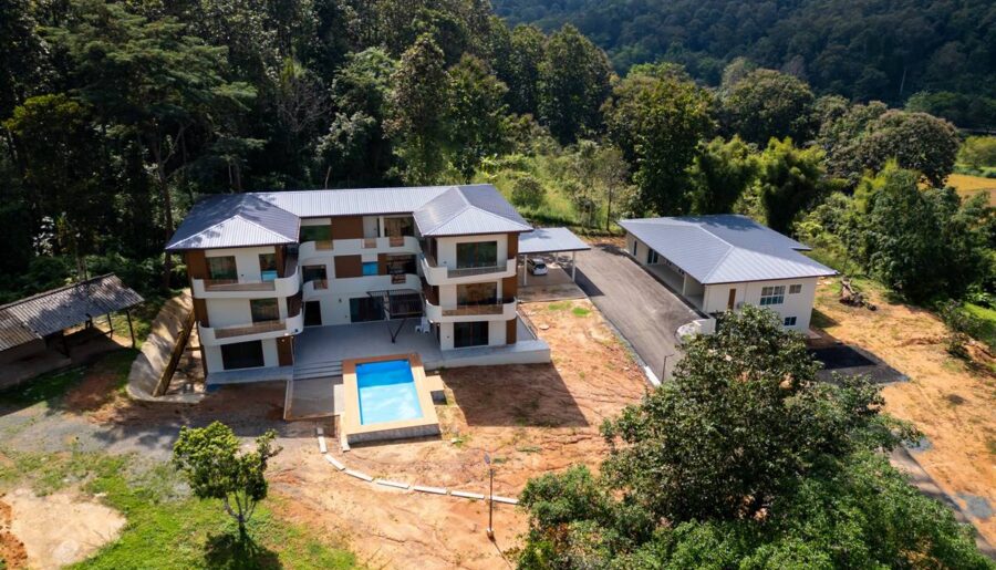 ขายที่ดิน พร้อมอาคาร วิวทะเลหมอก ทำเลศักยภาพ ดอยสะเก็ด – เชียงใหม่ บนเนื้อที่ 5 ไร่กว่า โทร 087-8783536