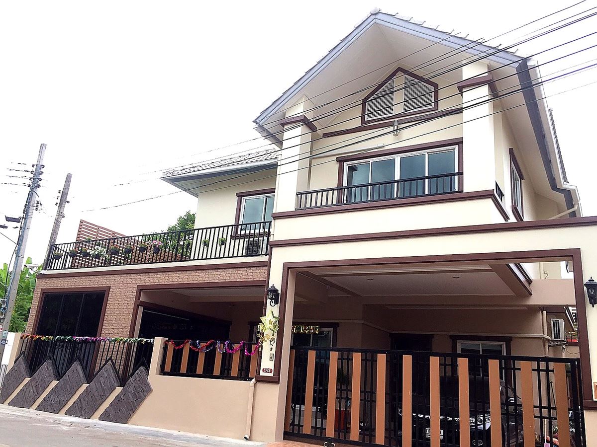 ขายบ้านเดี่ยว 2 ชั้น หมู่บ้านอิ่มอัมพรทาวน์ ซอยราชพฤกษ์ 9 ใกล้ BTS บางหว้า โทร 065-1515166