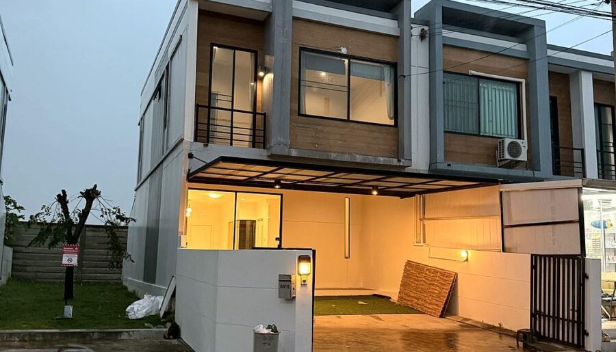 ทาวน์โฮมหลังมุม พร้อมเข้าอยู่ 26.6 ตร.ว 2.59 ล้านบาท 4ห้องนอน 3ห้องน้ำ ฟรีโอน โทร 065-6298798