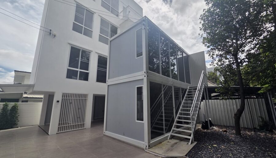 ขาย/เช่า โฮมออฟฟิศ 4 ชั้น สร้างใหม่ ซอยลาดพร้าววังหิน 32 แยก 6 ทำเลศักยภาพ เดินทางสะดวก โทร 0875170636