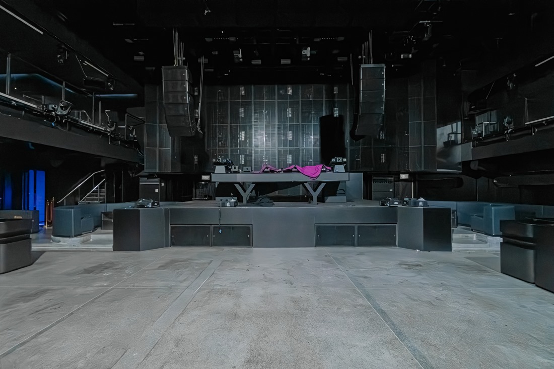 ปล่อยเช่า ผับ ไนต์คลับ (Nightclub) เซ้งอาคาร 3 ชั้น 2,100 ตรม. ทำเลใจกลางเอกมัย สามารถดำเนินธุรกิจต่อได้ทันที โทร 090-6360022