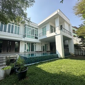 ขาย บ้านเดี่ยว withpoolvillaSukhumvit71 พร้อมสวนส่วนตัว Sukhumvit71SinglehouseforsalenearBTSPhraKhanong, พร้อมสระว่ายน้ำ ใจกลางสุขุมวิท71